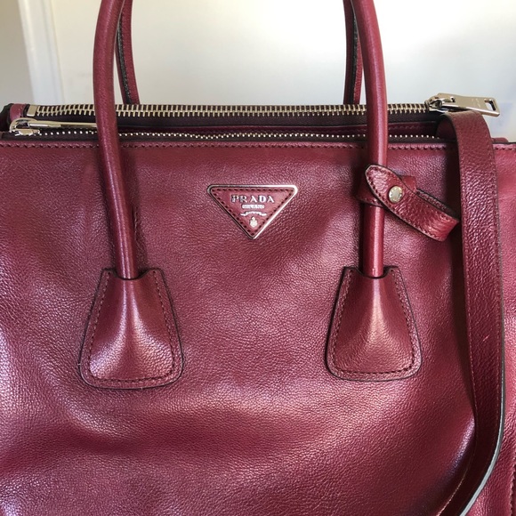 Prada NWOT Glacé Calf Twin Pocket Bag - Picture 2 of 10